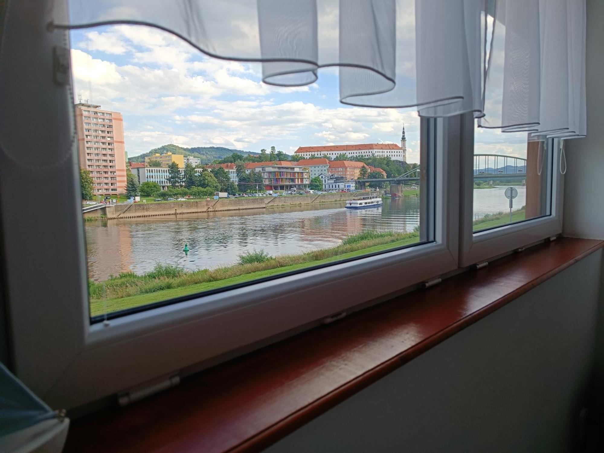 U Bocmana S Vyhledem Na Zamek A Labe Apartment Дечин Екстериор снимка