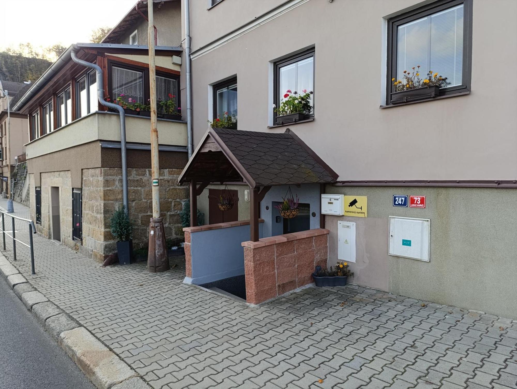 U Bocmana S Vyhledem Na Zamek A Labe Apartment Дечин Екстериор снимка